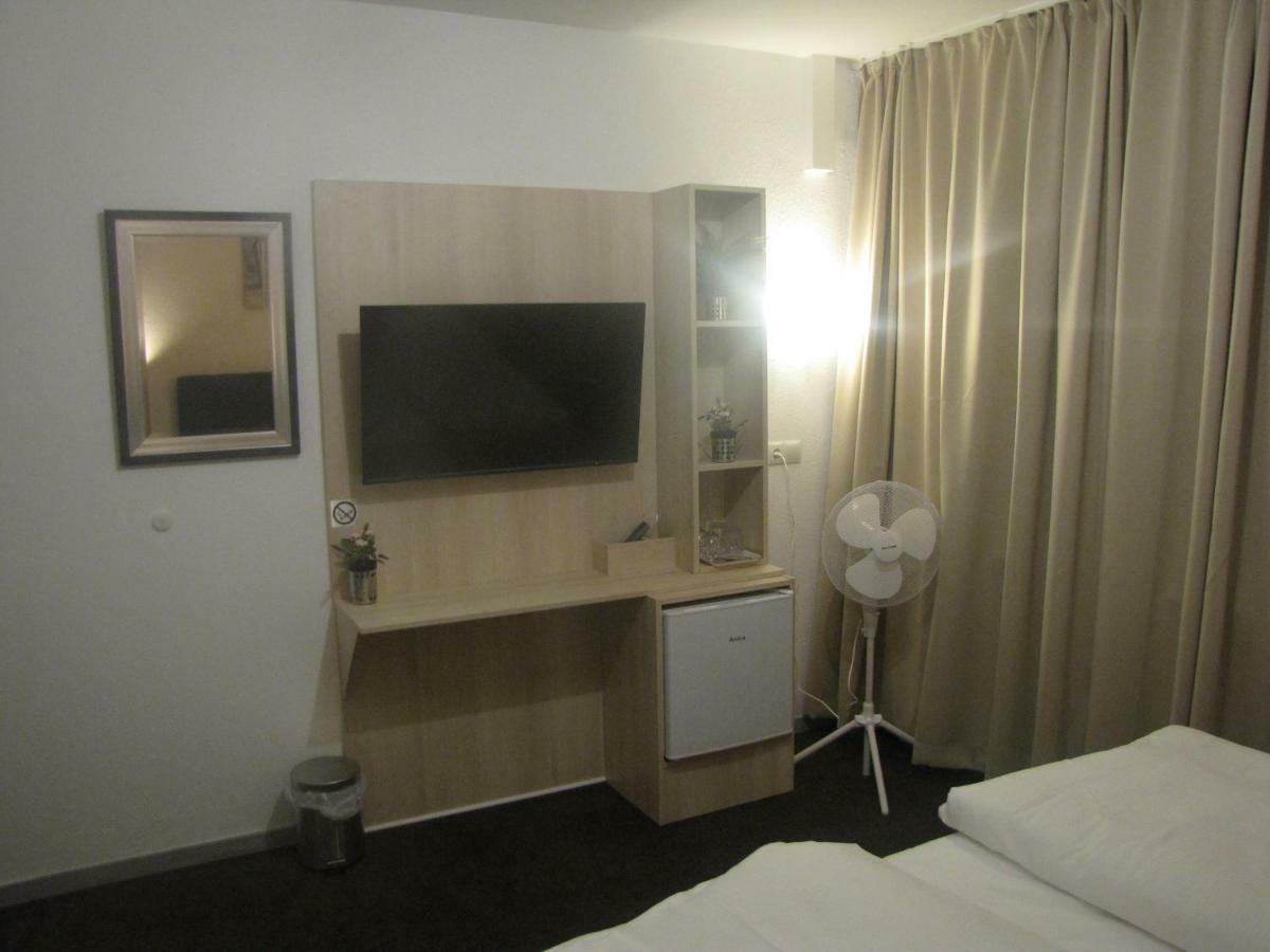 Milano Hotel Hamburg Exterior foto